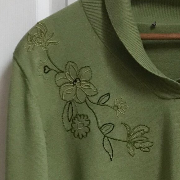 Vintage Green Ladies Sweater in M/L - Picture 3 of 4